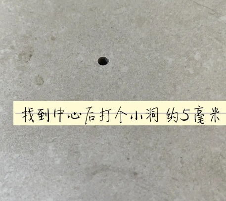 广汉瓷砖空鼓维修公司专业解答在瓷砖铺贴过程中，如果砂料搅拌不均匀，将会带来以下问题